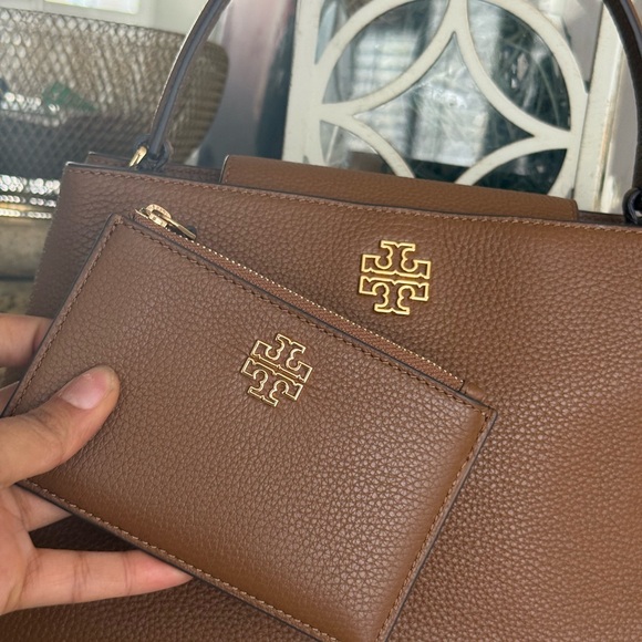 868+! New Tory Burch Britten in moose Leather Satchel and Britten cardholder - Picture 3 of 16